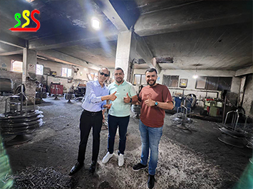 Mr. Xu went abroad to visit the customer's factory and was warmly received by the customer